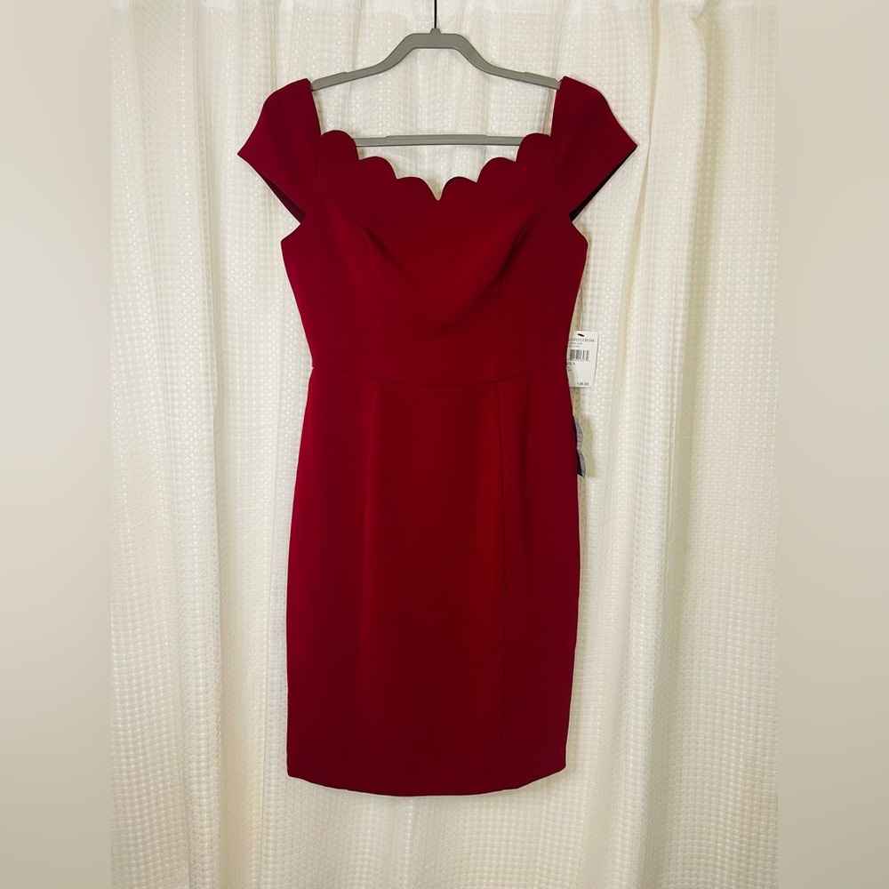 NWT | Harlyn Scallop Sheath Dress | Burgundy | Small (4) - Picture 2 of 6
